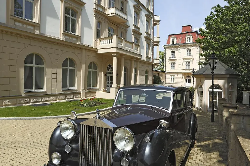 Bristol Kralovska Vila Karlovy Vary 4*,