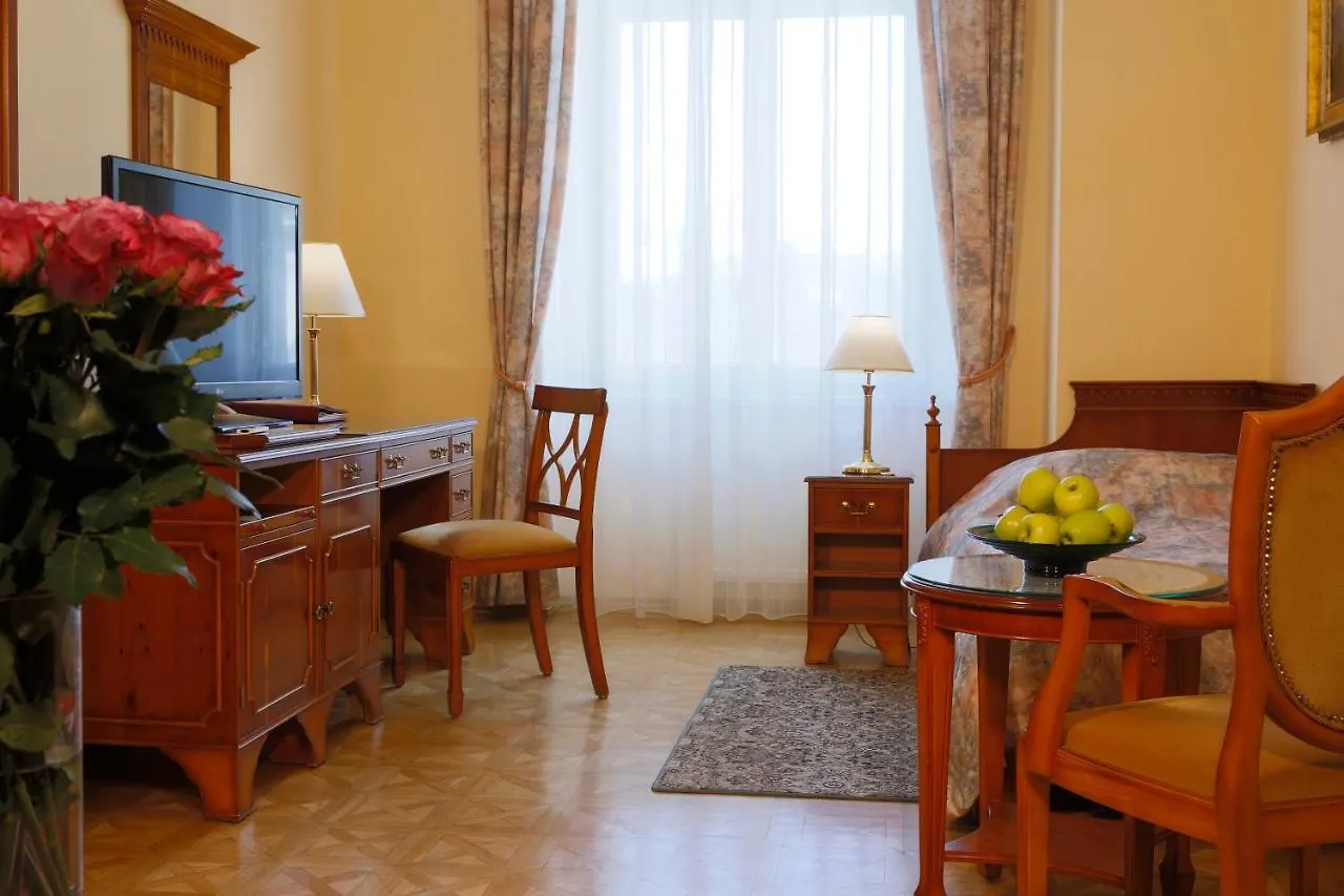 Bristol Kralovska Vila Karlovy Vary