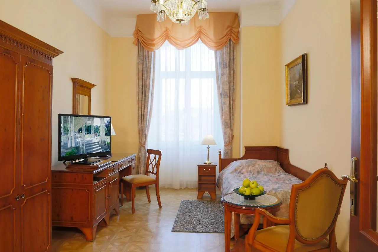 Bristol Kralovska Vila Karlovy Vary 4*,
